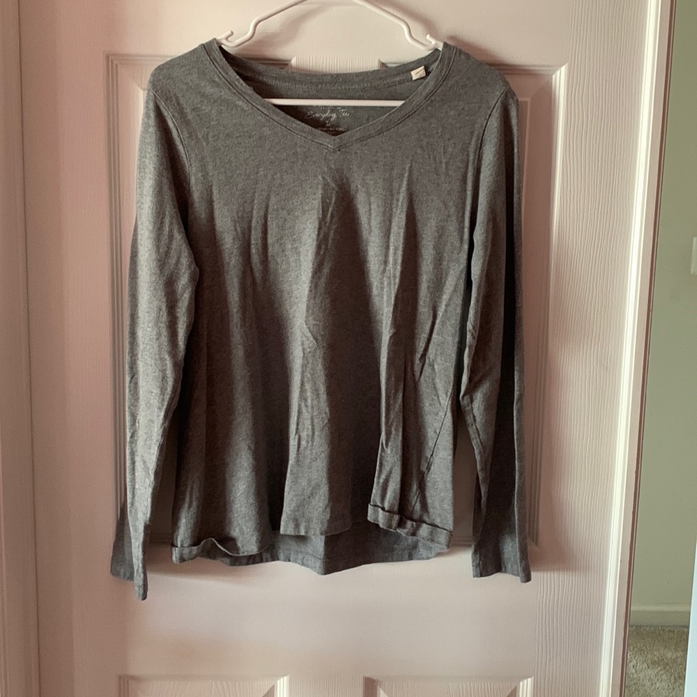 Long sleeve gray v-neck